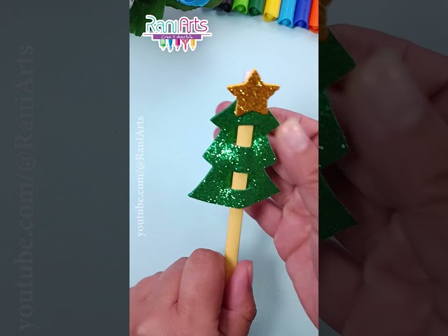 Vídeo relacionado con PRTIOK - Lápices navideños con goma de borrar, 60 unidades de lápices de madera natural, juego de lápices HB para niños, muñeco de nieve, calcetín de Papá Noel, reno para niños, profesores, escritura,