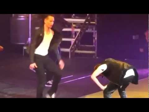 Justin Bieber Throws up & Lip Synching  On Stage Releaved [HD]