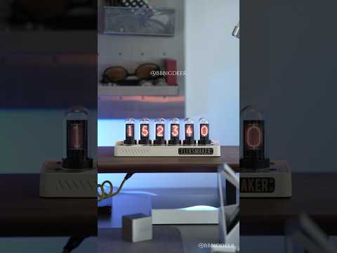 This desk clock will make me feel comfortable at work