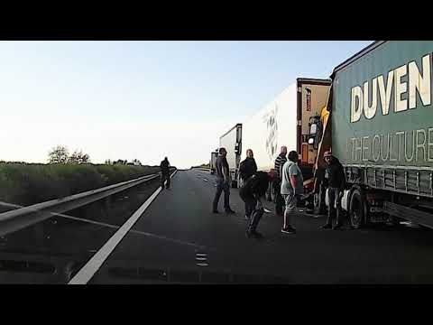 Hazaút... 10km-en 3 baleset...