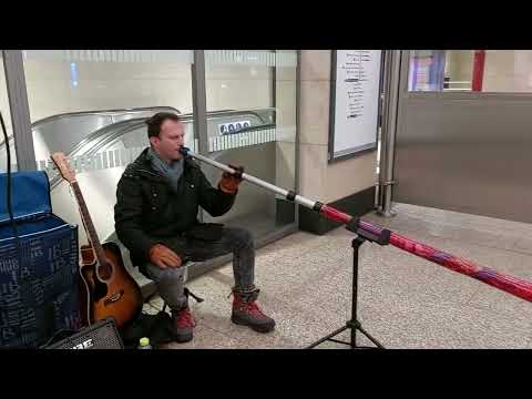Mike Ianosi Shuman station didgeridoo solo