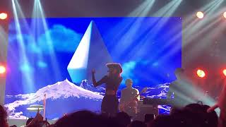 Download lagu Vierratale - Cinta Butuh Waktu Live At Dream Festival 2022 Bengkel Space SCBD mp3