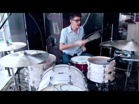 ‪SKINNYJAKE - Cobra Starship ft. Sabi You Make Me Feel Drum Cover‬