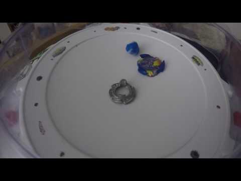Beyblade Burst Battle: Zillion Zeus I.W. vs Victory Valtryek B.V. Zac vs Valt!