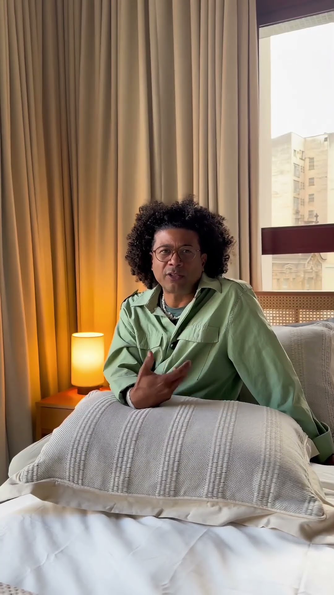 Conheça o Apartamento Decorado 1 Dormitório do Edifício Tebas