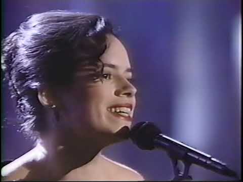 10,000 Maniacs Live on The Arsenio Hall Show - March 1, 1993 (Two Songs Performed)