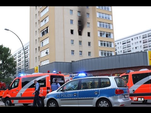 Wohnungsbrand - Mollstraße - Friedrichshain - Einsatzstelle im Überblick