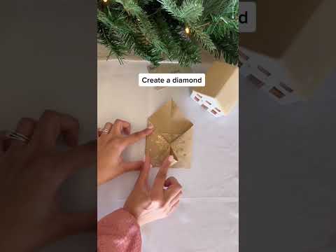 How to wrap your gift cards 🎁🎄 #shorts #christmas #giftwrapping #christmas2022