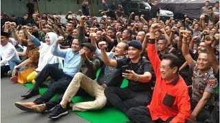 Download lagu Hibur Aparat TNI-Polri, Cak Lontong Ngelawak di Gedung Bawaslu mp3 Download lagu Hibur Aparat TNI-Polri, Cak Lontong Ngelawak di Gedung Bawaslu mp3