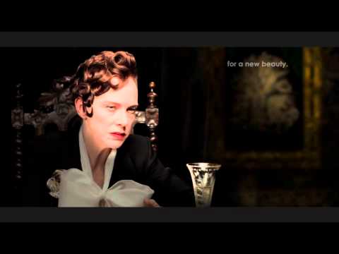 Schiaparelli and Prada: Impossible Conversations - Ugly Chic