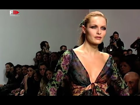 DIANE VON FURSTENBERG Fall 2002 New York - Fashion Channel