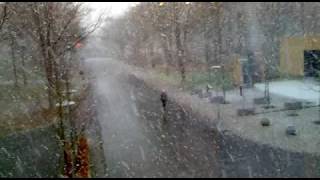 preview picture of video 'Dec 15 - snowing Kgs. Lyngby DK'