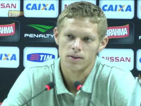 MARLONE OCUPA LUGAR DE EDER LUIS NO ATAQUE DO VASCO. 28-08-13