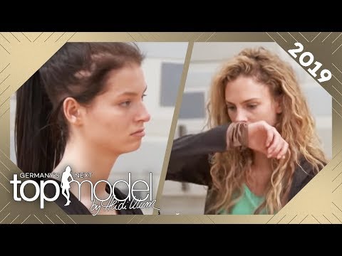 Tense atmosphere: Lena is annoyed with Simone! Will the performance fail? | GNTM 2019 | ProSieben