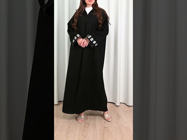 عباية كريب بكلفة ابيض