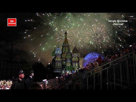 Real Russia. Military music festival "Spasskaya tower". Fireworks. Спасская башня 2017. Салют.