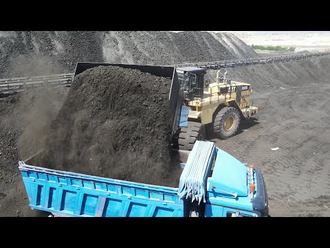 Caterpillar 992G Wheel Loader Loading Trucks With One Pass - Sotiriadis/Labrianidis Mining Works