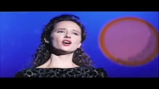 Jean Louisa Kelly performs Someone To Watch Over Me in Mr. Holland&#39;s Opus