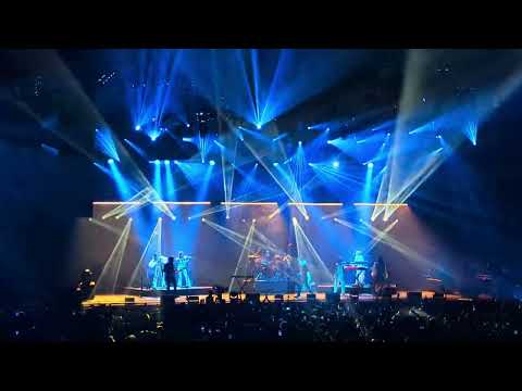 Moby - Go - Le Zénith, Paris 24.9.24 (live)