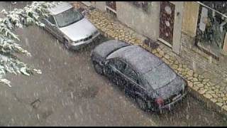 preview picture of video 'Χιονίζει τώρα (14-3-2010) στό Καρπενήσι'