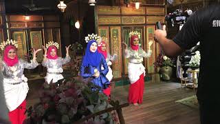 Ewah-Ewah Wany Hasrita dance version