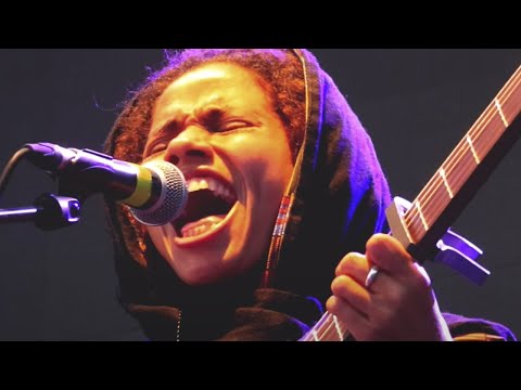 Nneka - "Shining Star" Live (Directo en Alrumbo Fest)