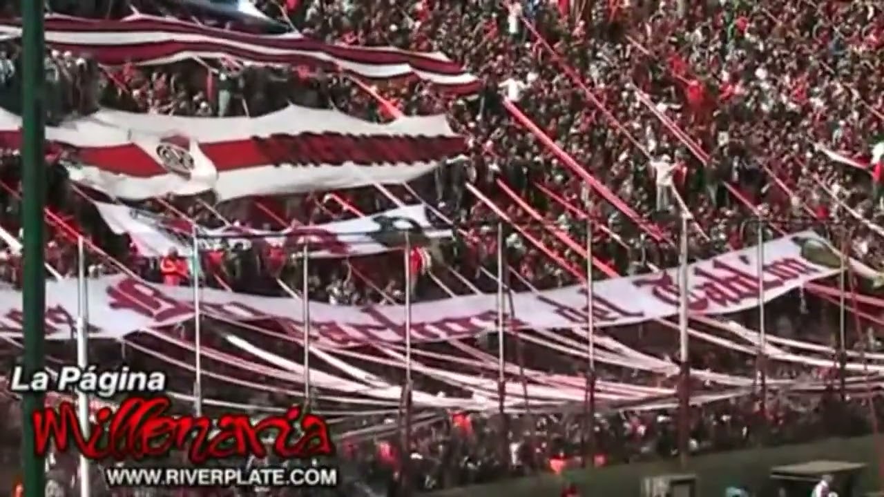 HINCHADA DE RIVER PLATE COPANDO DE VISITANTE// RIVER HINCHADA