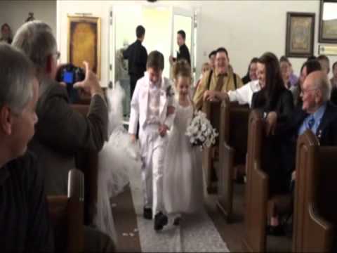 image-What is a miniature bride and groom?