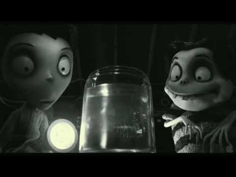 Frankenweenie - Clip : Invisible Goldfish : Tim Burton (2012)