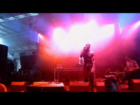 DEATH GRIPS - NO LOVE LIVE 2013 (iMac gets destoyed!)