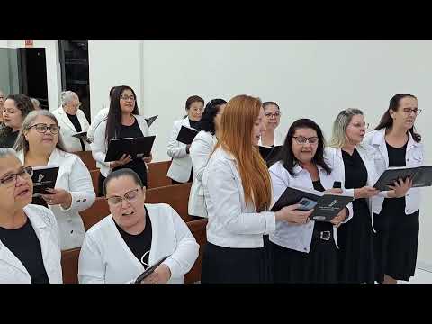 Círculo de Oração feminino cantando-É orando