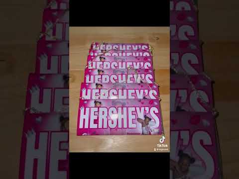 "Pretty In Pink" Hershey Purses 💕