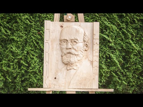 Ludwik Zamenhof relief [woodcarving hyperlapse]