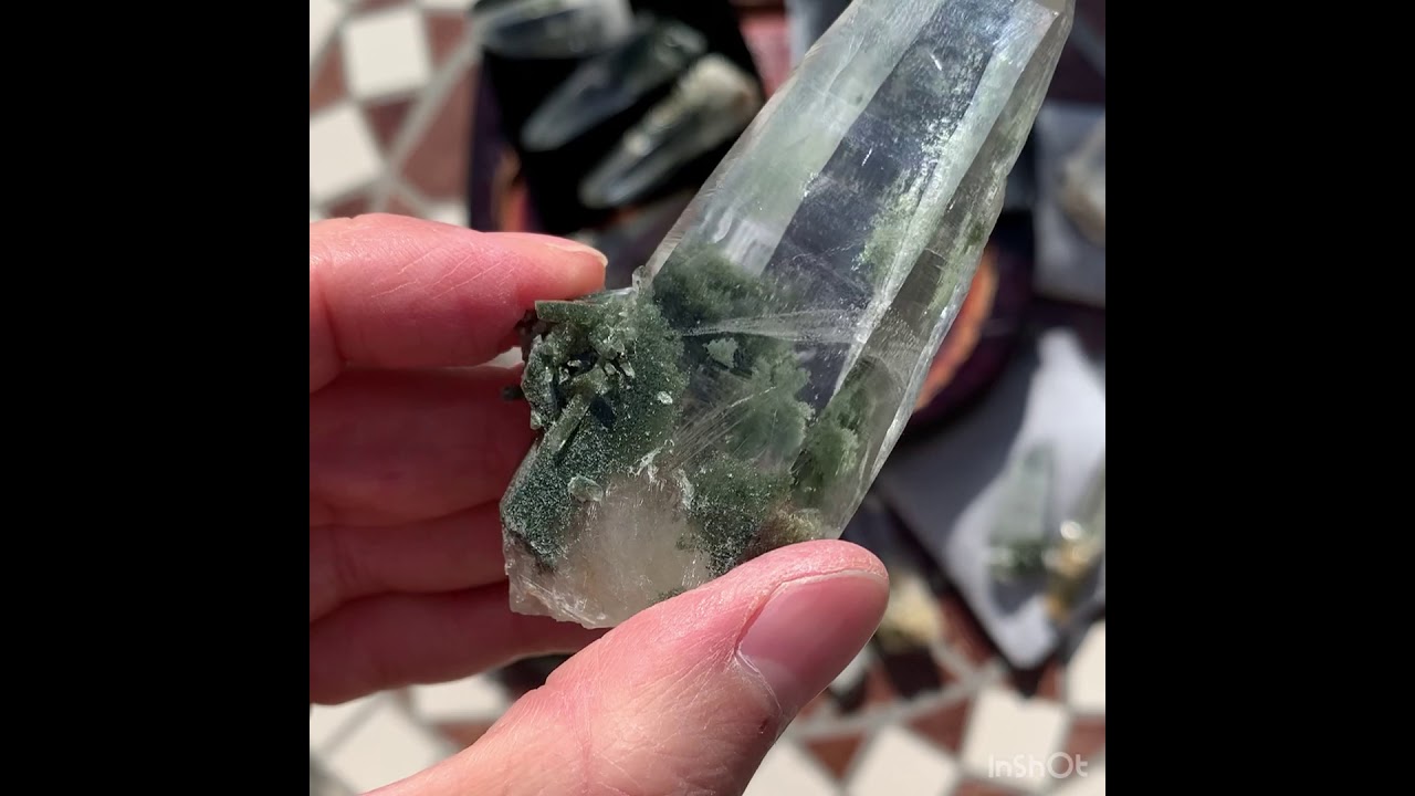 [最高品質・ガネッシュヒマール産]ヒマラヤ水晶原石ナチュラルポイント-slide-youtube