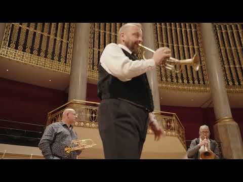 Strau$$ - Ein Tänzchen zwischen den Stühlen (Mnozil Brass)