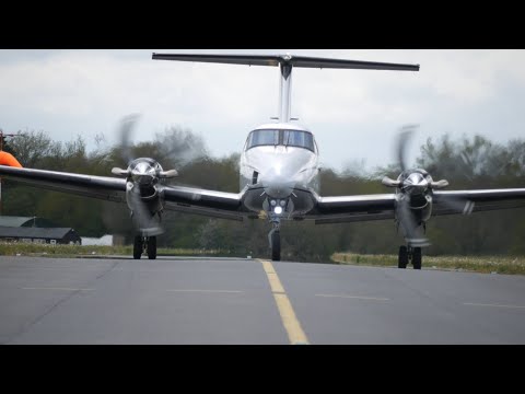 4K Fairoaks King Air BE200 take off 9th of may-take off reg G-WNCH