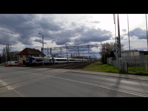 2 Griffiny PKP InterCity na przejazdach Poznań Wschód