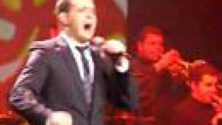 Michael Buble - That&#39;s Life feat Naturally 7 Live in Sydney