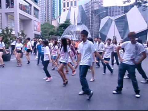 [110408] SNSD - Visual Dreams Flashmob @ Pavillion, Kuala Lumpur (Malaysia)