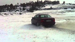 preview picture of video 'Bmw 320i on snow'