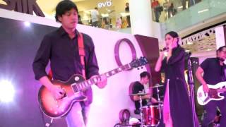 Download lagu Vierratale - Terlalu Lama @ Gandaria City 12 November 2016 mp3