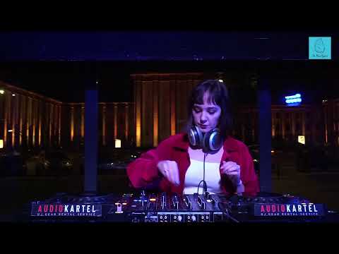 The Blue Oyster: Smoozy / 23.01 / 20 - 21