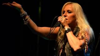DORO &amp; WARLOCK REVIVAL - You´re My Family + Evil + Burning The Witches (live 2016)