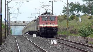 preview picture of video 'WAP-4 Yesvantpur Duronto rising from the horizon after crushing TN!'