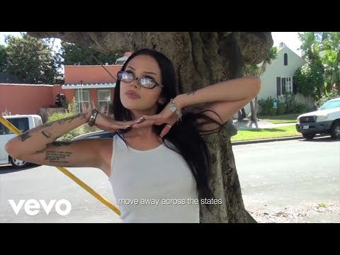Maggie Lindemann - suburbs (Official Lyric Video)