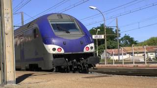 preview picture of video 'Trains:La gare sncf d'Arles'
