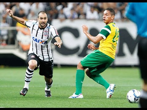 Corinthians arranca empate do Coritiba no último minuto