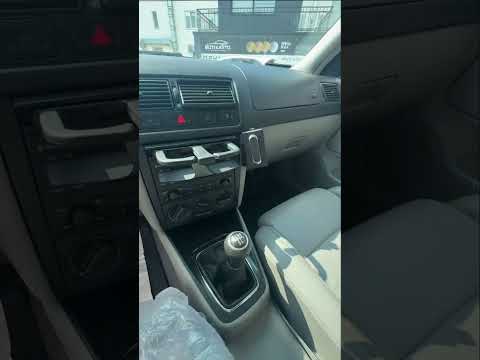 фото volkswagen golf r32 iv 0