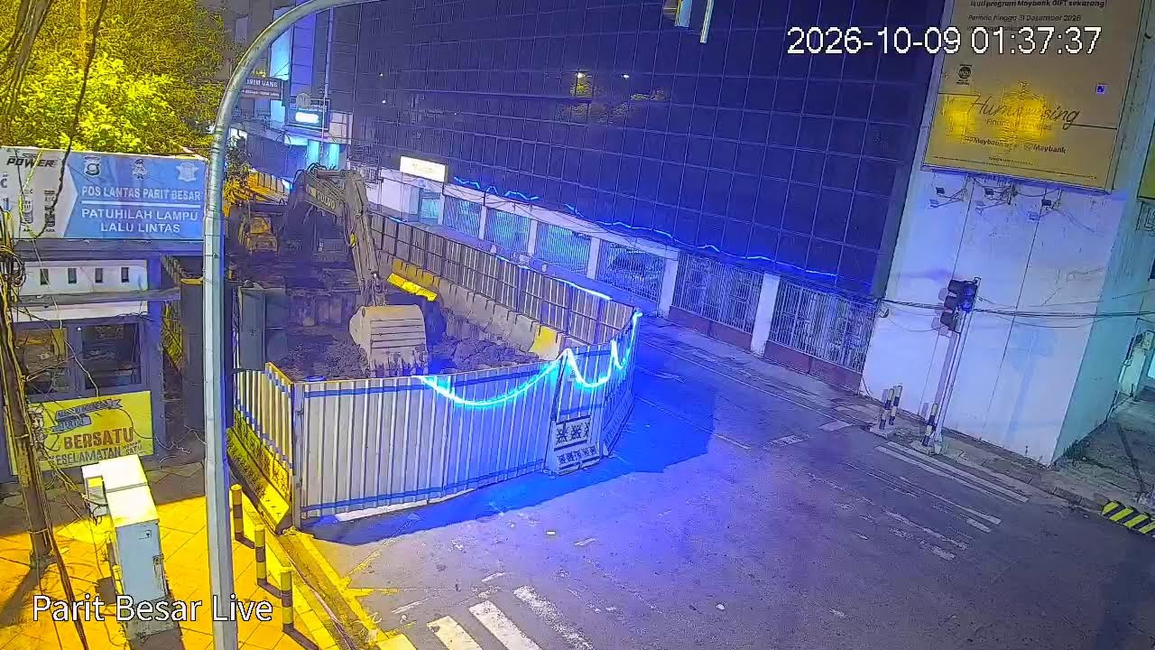 Live webcam view of Tráfico en Parit Besar, Pontianak
