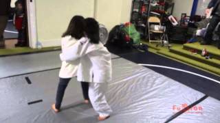 preview picture of video 'Mikaela practicing her take downs & throws in children's jiu-jitsu class (Clyde, Newark, NY)'